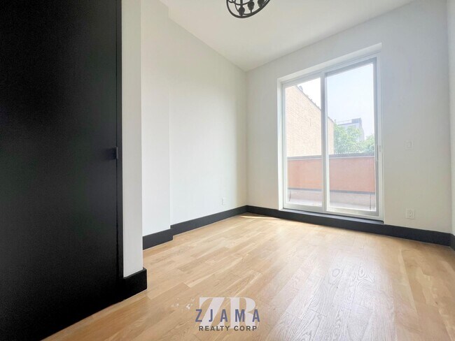 Foto del edificio - 244 Hawthorne St
