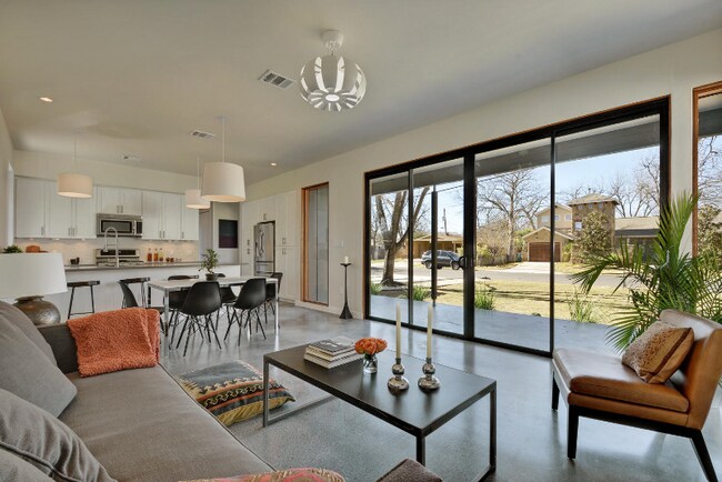 Foto del edificio - 7301 Hardy Dr