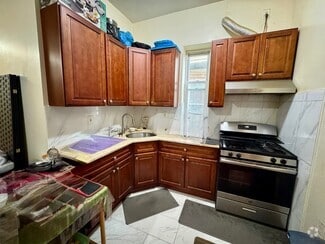 Building Photo - 3056 Perry Ave