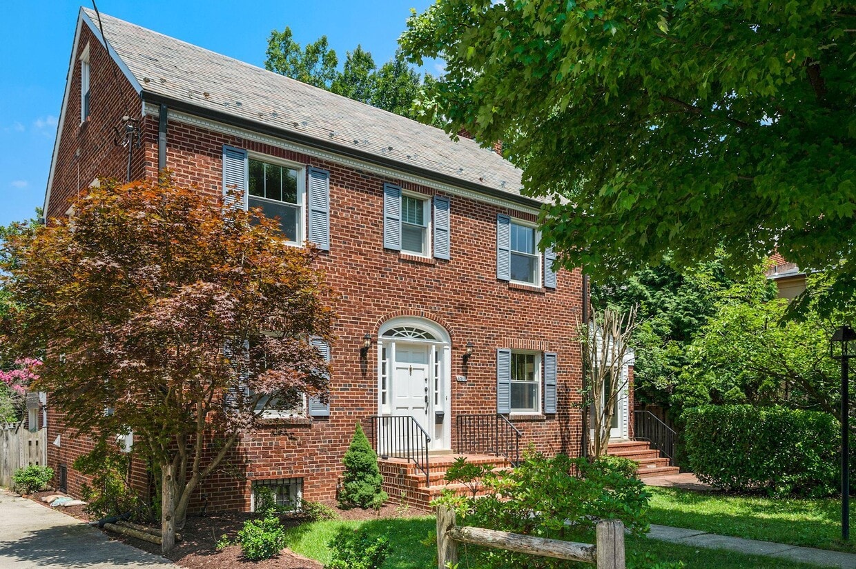 Photo - 4505 Alton Pl NW (Washington, DC)
