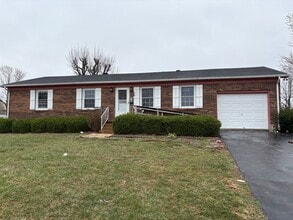 Building Photo - 48 Green Lawn Dr