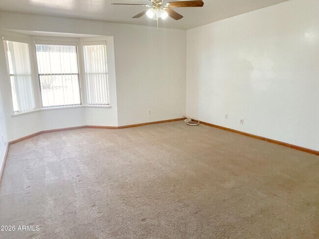 Foto del edificio - 35424 N 15th Ave