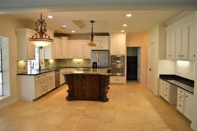 Foto del edificio - 4111 Rock Springs Dr