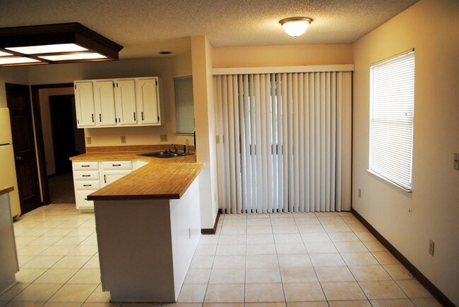 Building Photo - 9099 Agincourt Ln