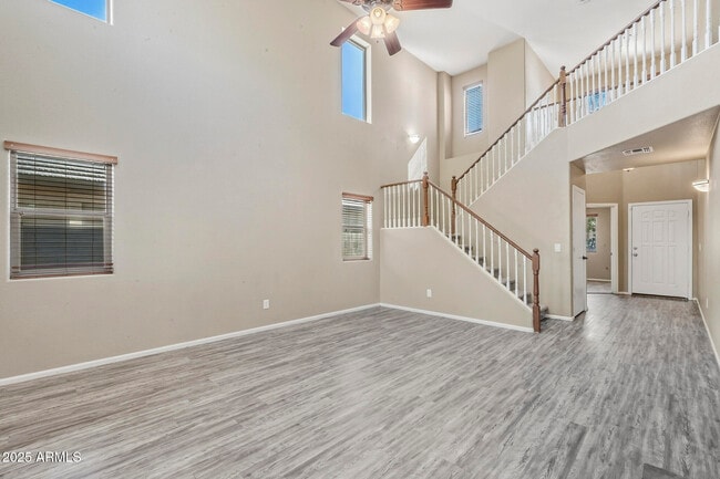 Foto del edificio - 1090 E Taylor Trail