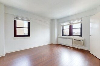 Interior Photo - Parc Frontenac