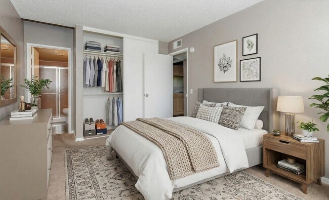 Building Photo - Huntington Park Apartments