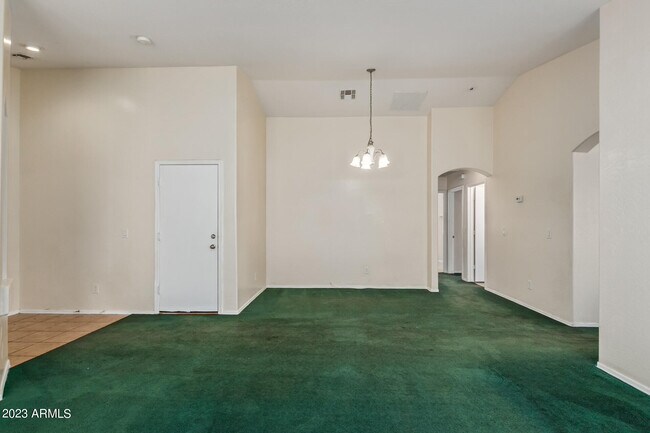 Building Photo - 4638 W Shumway Farm Rd