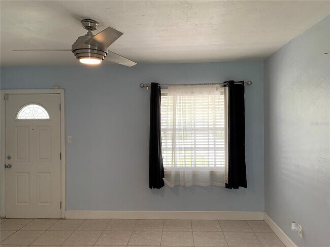 Foto del edificio - 4409 W Anita Blvd
