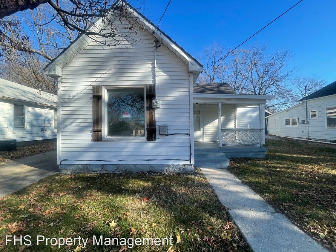 Primary Photo - 3 br, 1 bath House - 2214 N Travis