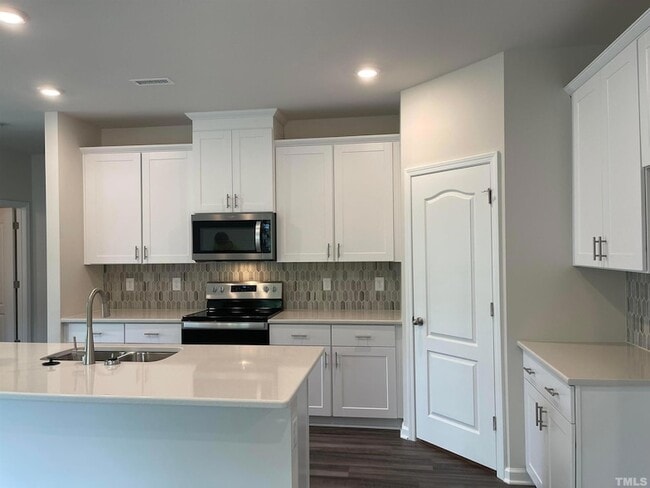 Foto del edificio - 101 Joneshaven Dr