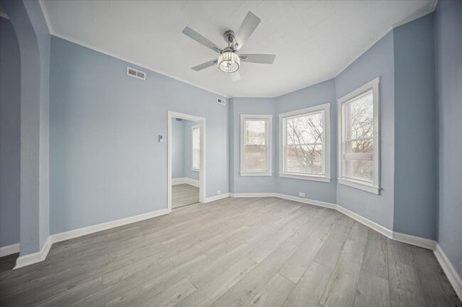 Building Photo - 3134 W 39th Pl