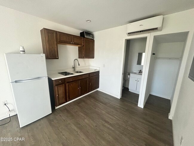 Building Photo - 143 Claire Ave