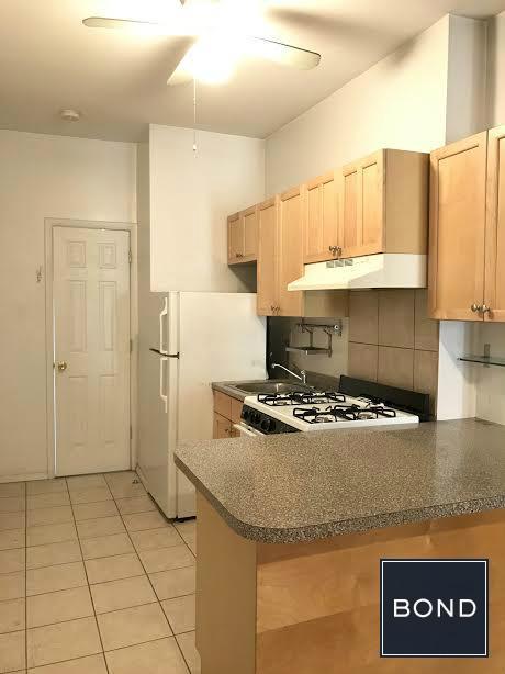 Foto del edificio - 408 W 48th St