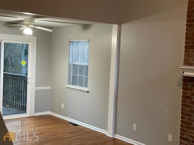 Foto del edificio - 4288 Trotters Ln