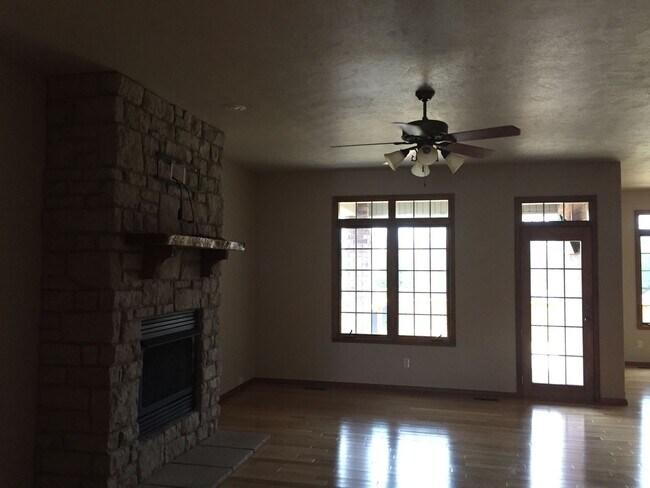 Building Photo - All Brick/Stone 4 Bedroom Home Available! ...