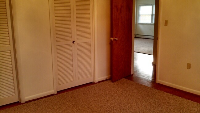 Rear bed rm - 2051 Highland Ave