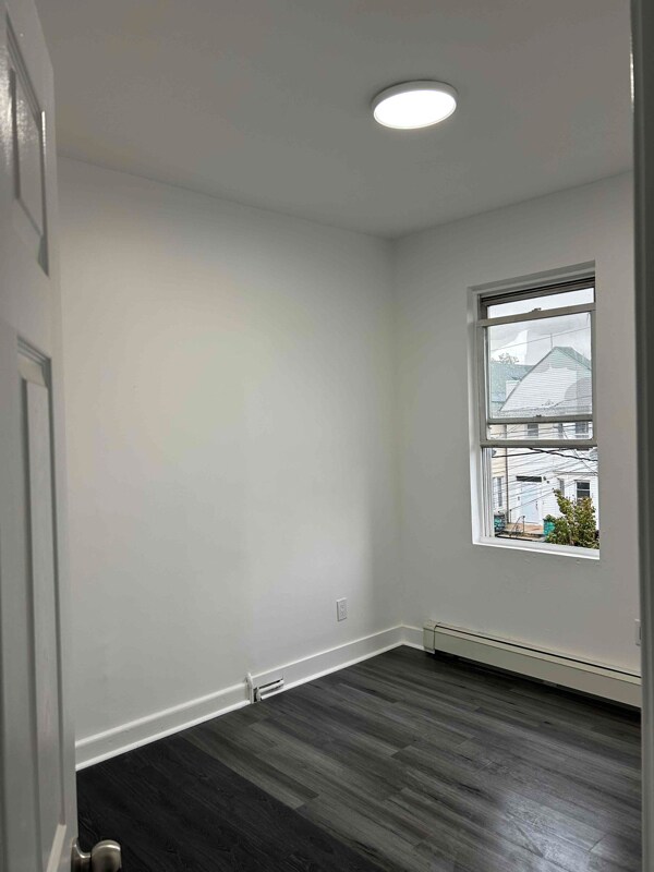 Building Photo - 181 Neptune Ave