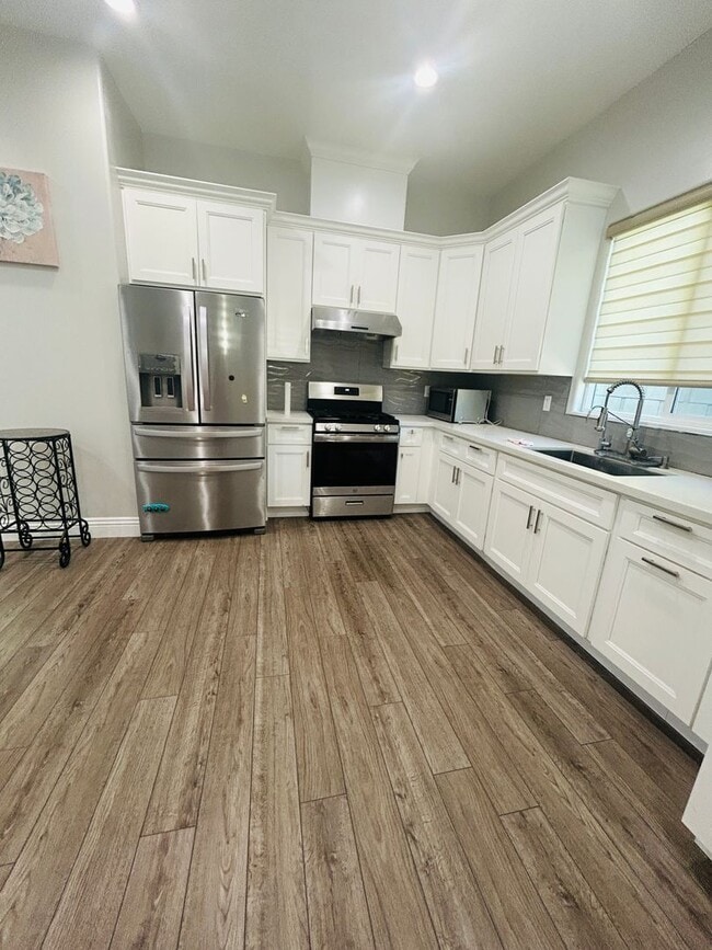 Building Photo - Charming 2 Bed / 2 Bath ADU for Rent – Prime Anaheim Location!