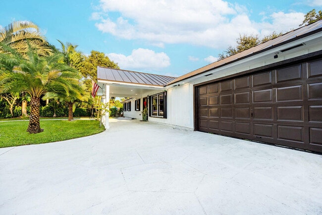 Building Photo - 2024 Palmetto Rd