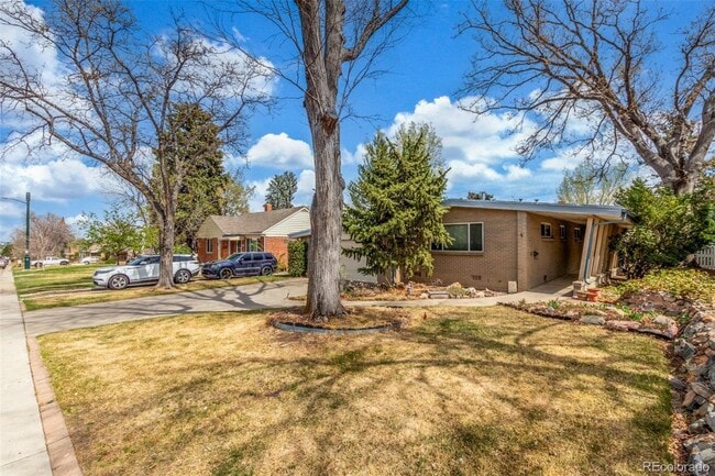 Building Photo - 680 S Canosa Ct