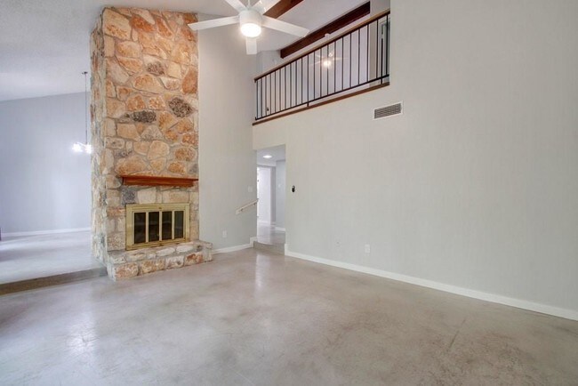 Building Photo - 3617 Kentfield Rd