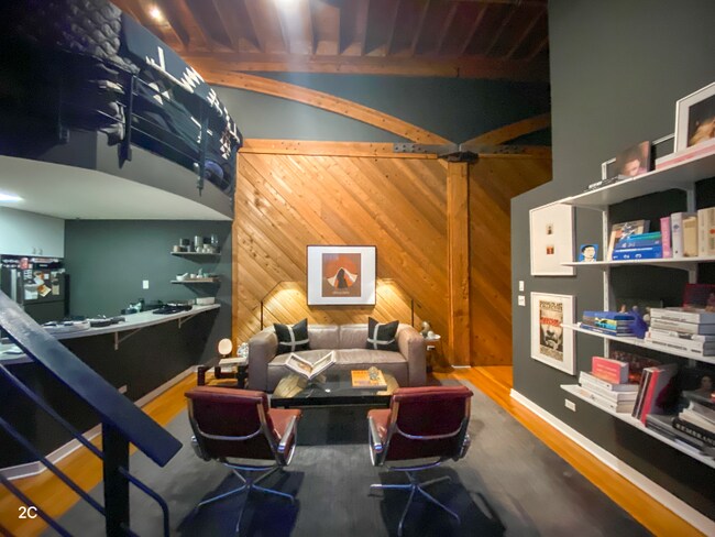 Foto del edificio - 413 N Carpenter St