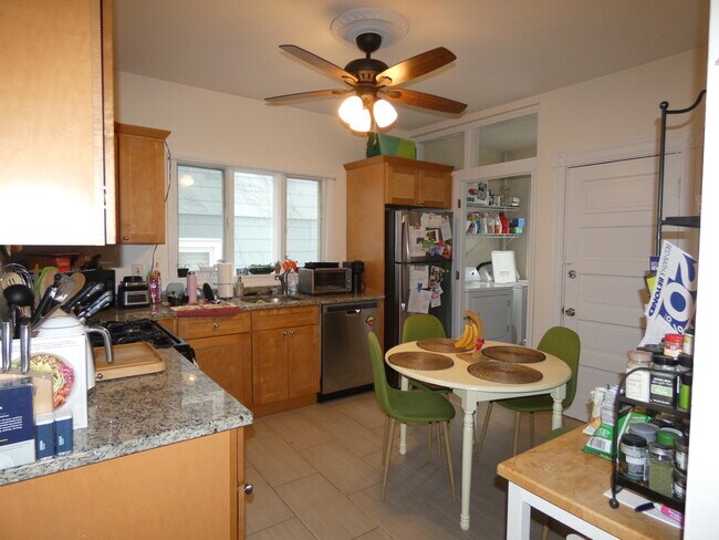 Building Photo - 37 Belknap St