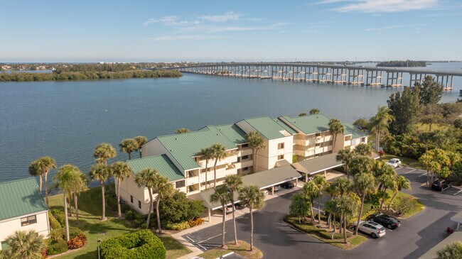 Foto del edificio - 1820 Tarpon Ln