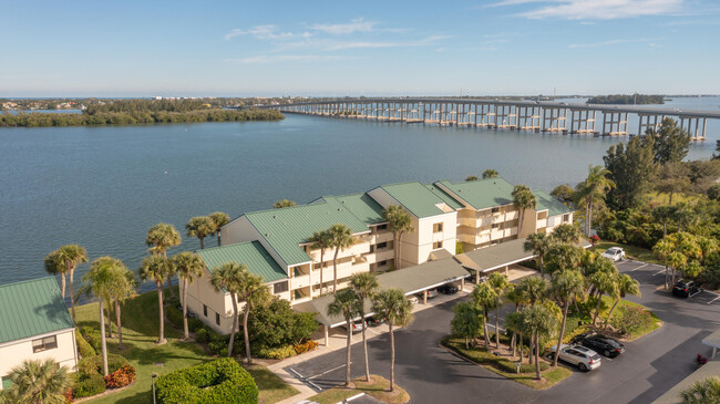 Building Photo - 1820 Tarpon Ln