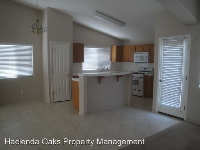 Foto del edificio - 4 br, 3 bath House - 2451 Bicknell Ave