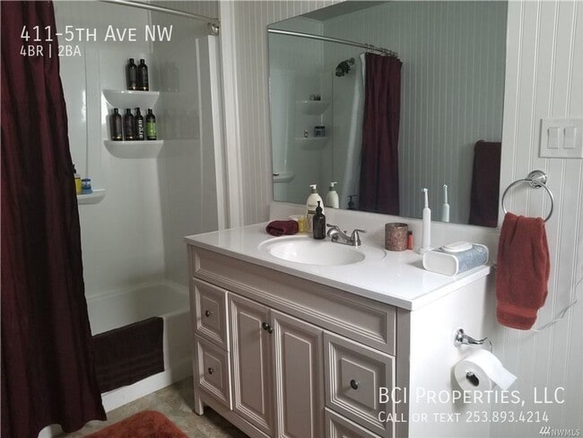 Building Photo - 411-5th Ave NW-