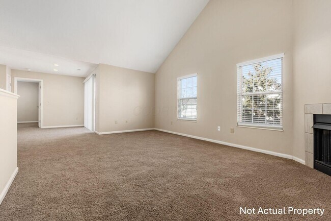 Foto del edificio - 4981 Stratford Pine Ln