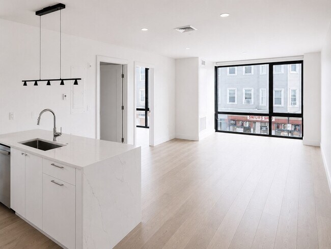 Building Photo - 1121 Dorchester Ave