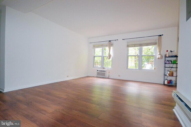 Foto del edificio - 3678 Gunston Rd