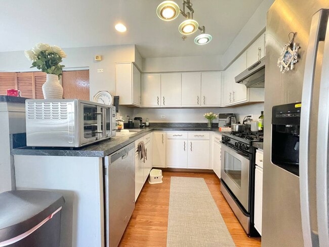 Foto del edificio - 2565 Dickens Ct