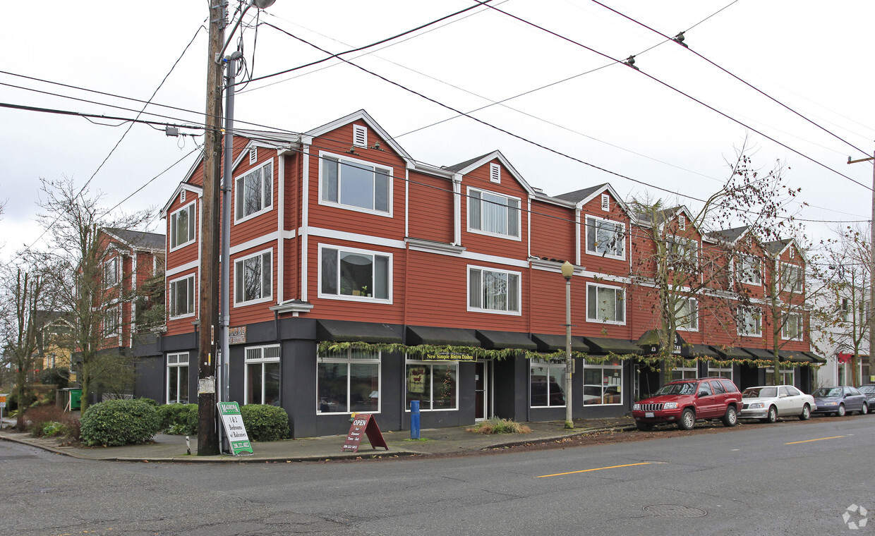 Building Photo - Madrona Court