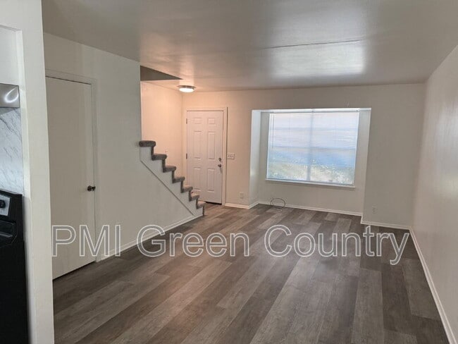 Foto del edificio - 4704 S Darlington Ave