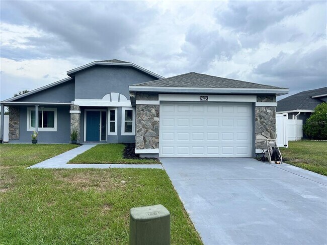 Building Photo - 12500 Wisconsin Woods Ln