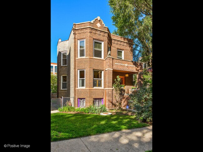 Building Photo - 3132 N Harding Ave