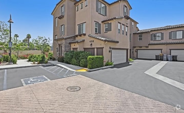 Building Photo - 458 Stratus Ln