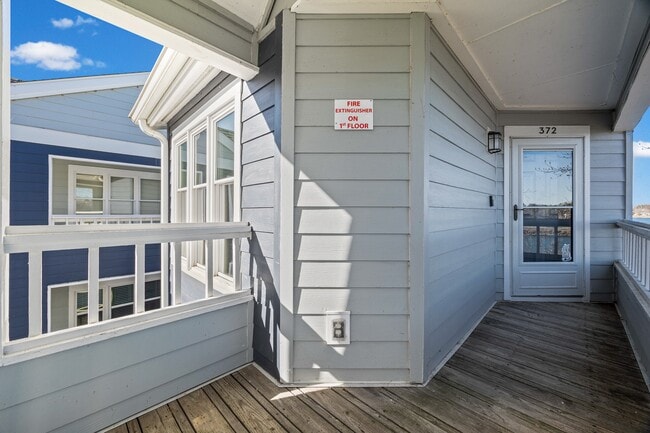 Foto del edificio - 372 Northwest Dr