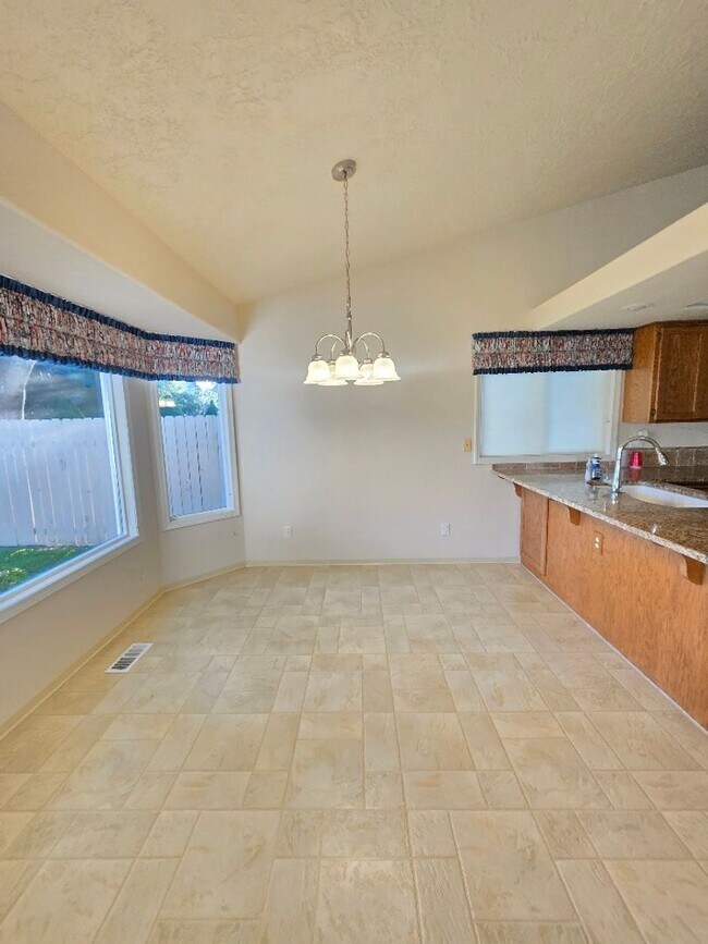 Building Photo - Nice Meridian Home