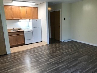 EFFICIENCY KITCHEN - 99 Kinderkamack Rd