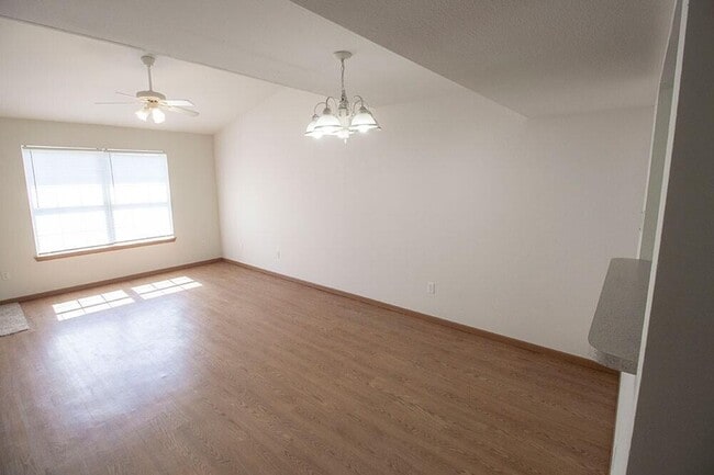 Building Photo - 1529 Bodie Dr