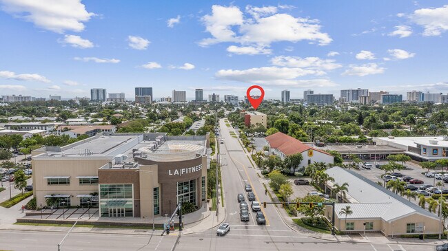 Foto del edificio - 2400 NE 10th St