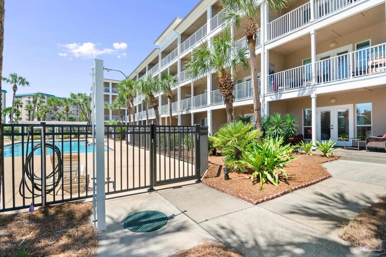 Foto principal - 13351 Johnson Beach Rd