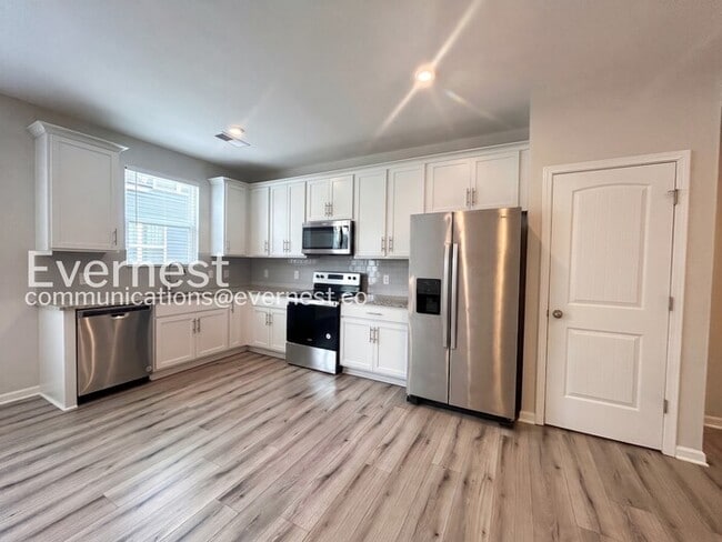 Building Photo - 2760 Sparrowgap Trl