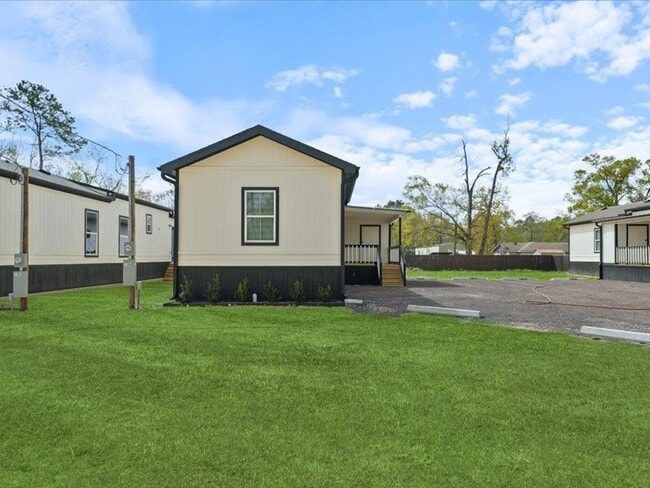 Building Photo - 21504 Ruth Dr