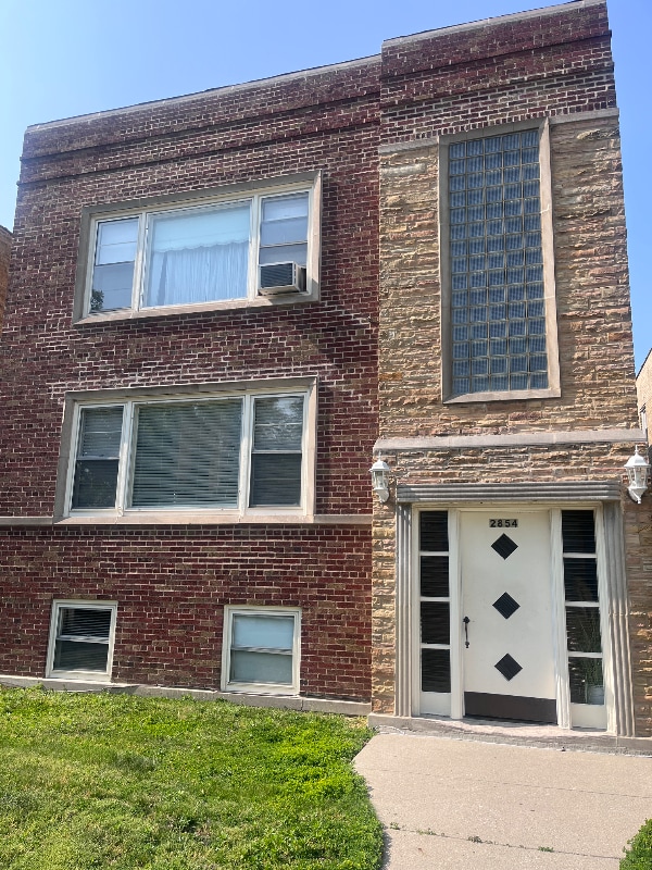 Foto del edificio - 2854 W Farragut Ave